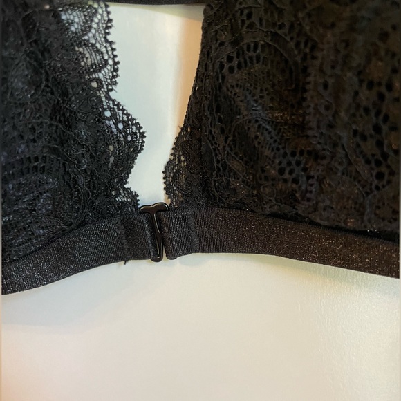 Shekini Women’s embroidered triangle bra. Size Medium. Worn only once! - Picture 5 of 7